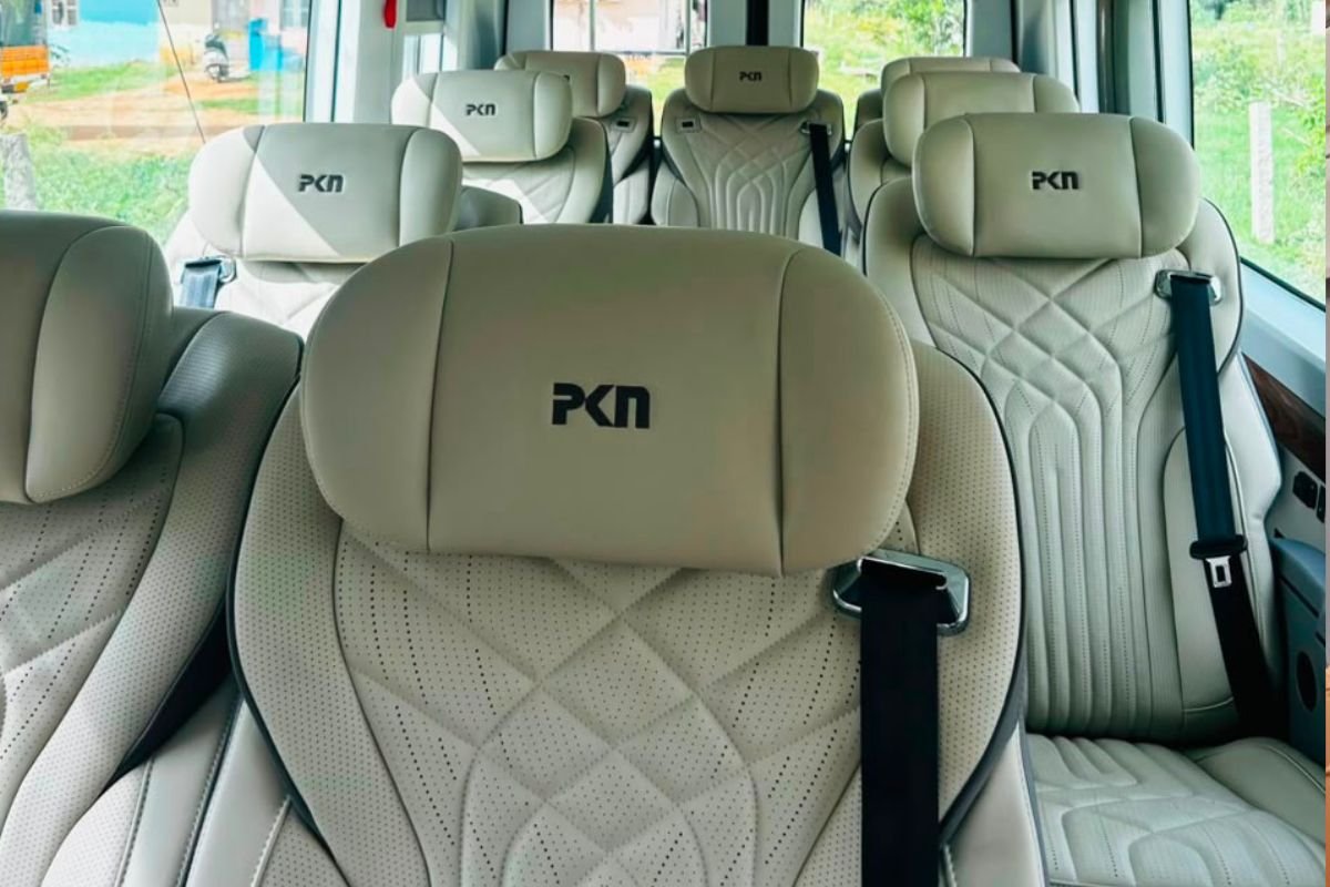 Urbania 10 D Ultra VIP Seat view 3