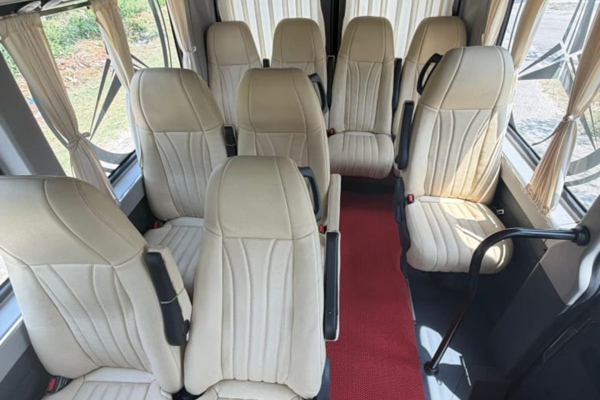 Urbania 10 D Seat view 3
