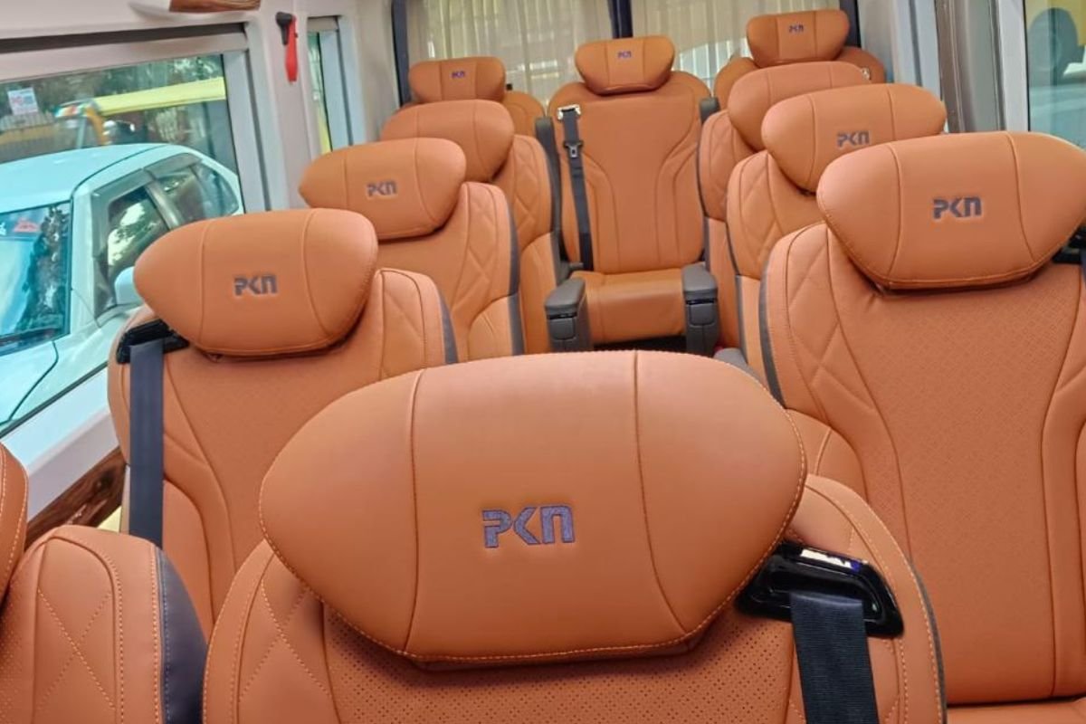 Urbania 12 D Ultra VIP Seat view 3