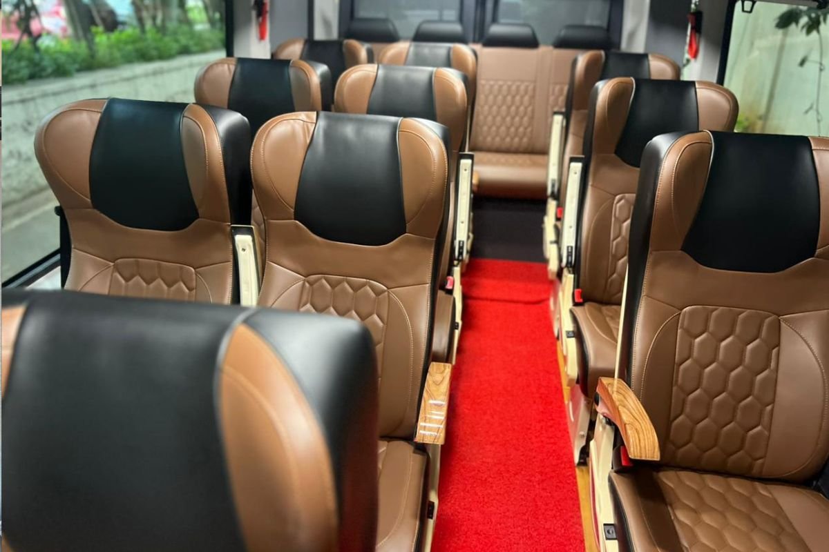 Urbania 16 D VIP Seat view 3