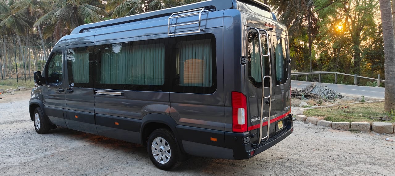 17 D SEAT URBANIA 16 D SEAT DELUXE Luxury 5