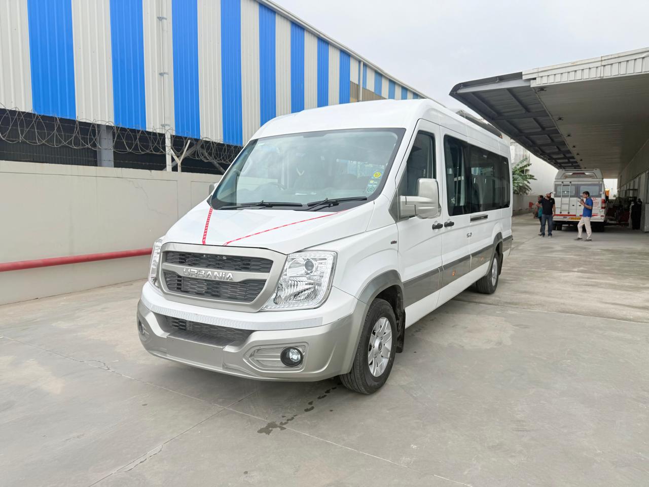 URBANIA 10 + D SEAT SUPER MAHARAJ SEAT Luxury 1