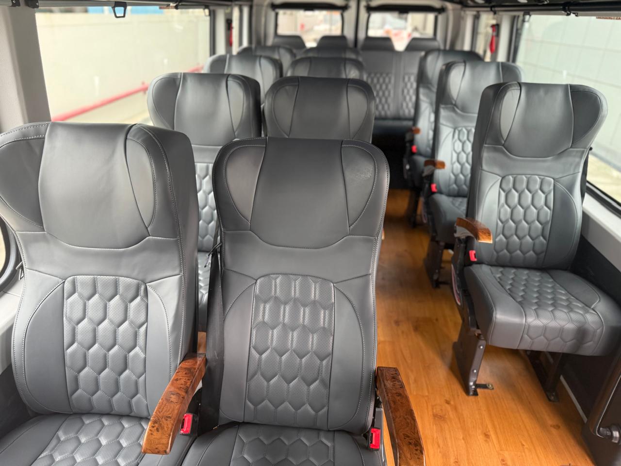 URBANIA 16 D SEAT DELUXE Luxury 10