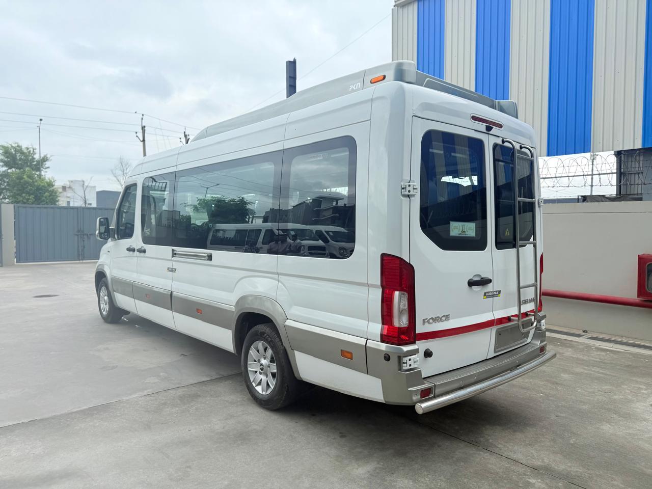 URBANIA 16 D SEAT DELUXE Luxury 7